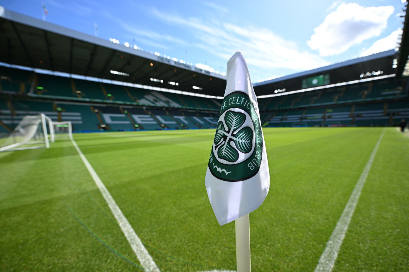Vista general del banderín de córner en Celtic Park, estadio del Celtic, en Glasgow