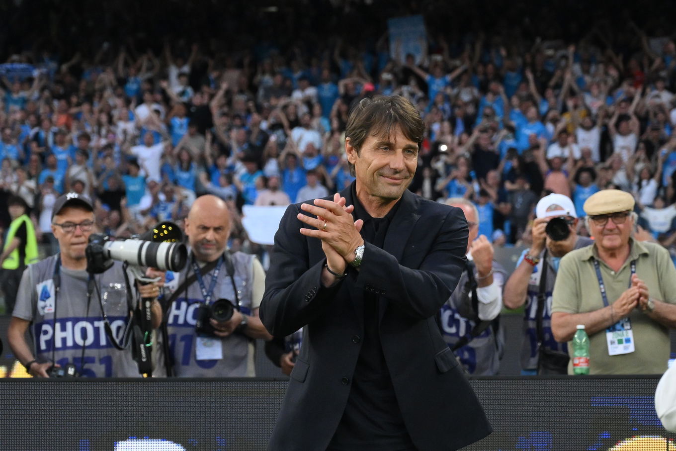 Napoli head coach Antonio Conte celebrates at full time during the Serie A match against Udinese at the Diego Armando Maradona Stadium in Naples
