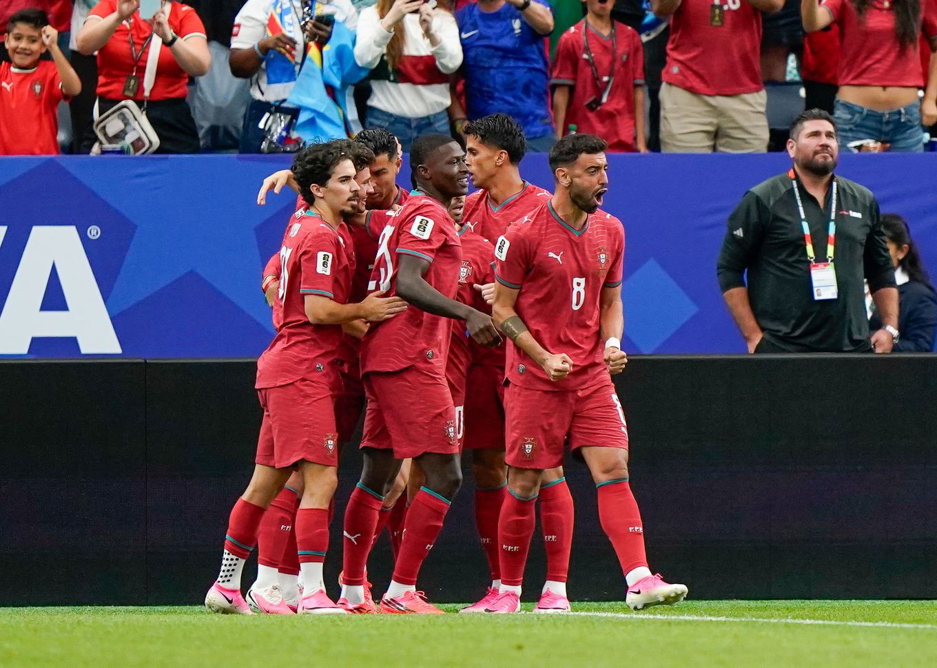 Portugal celebra después de anotar contra Congo RD en el Mundial 2026