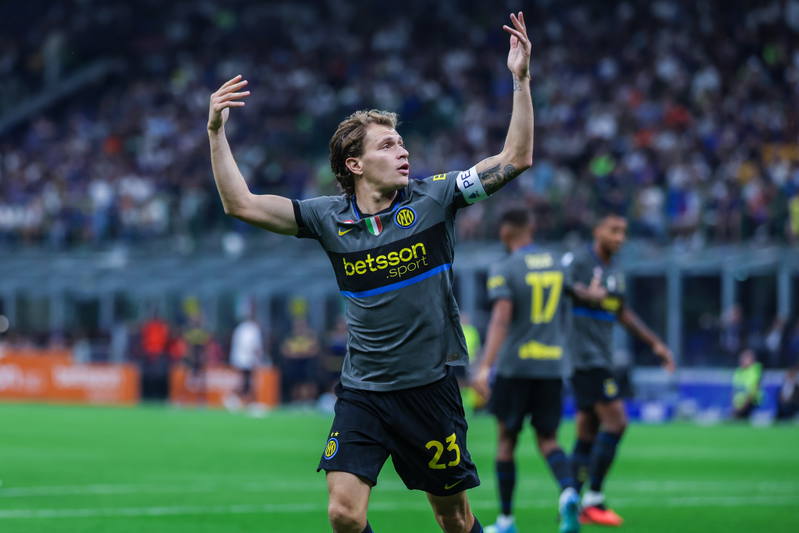 Inter vs Cagliari: Çalhanoğlu golpea pronto y Barella marca el ritmo