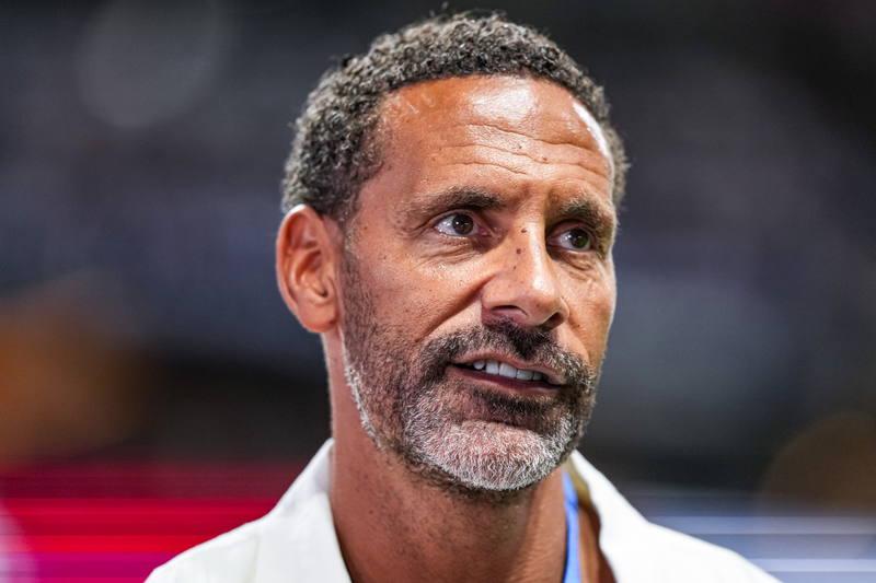Rio Ferdinand y Jamie Carragher reabren viejas rivalidades con un pulso en redes