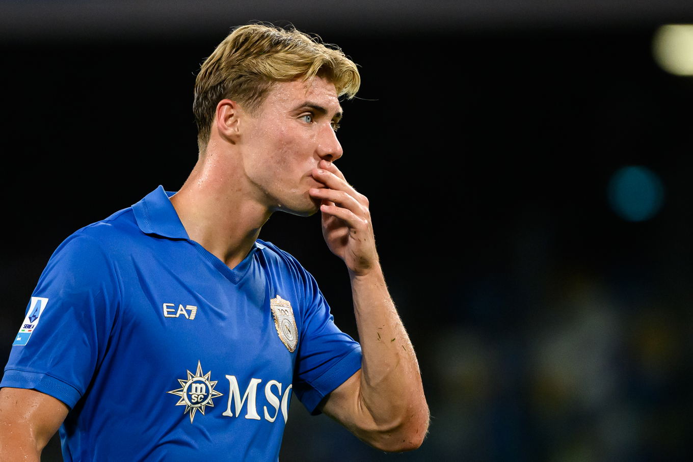 Rasmus Højlund of Napoli reacts during the Serie A match against Como at the Diego Armando Maradona Stadium in Naples