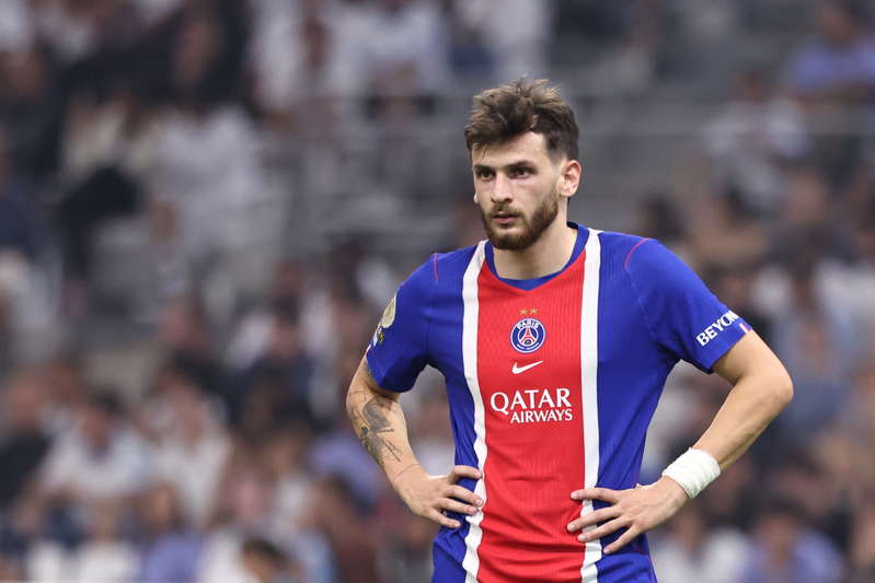 Lesión de Kvaratskhelia tras la victoria del PSG en Barcelona