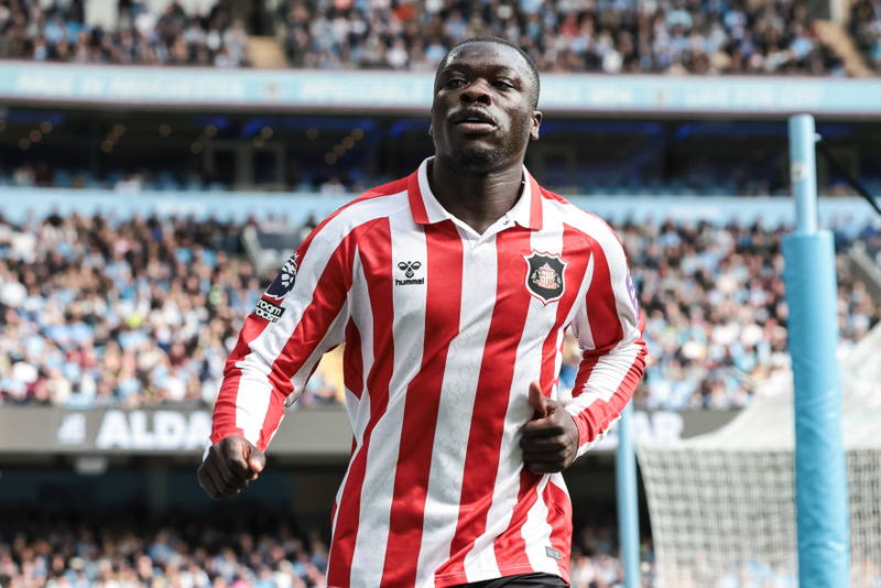 Brian Brobbey firma un hat-trick en la derrota del Sunderland