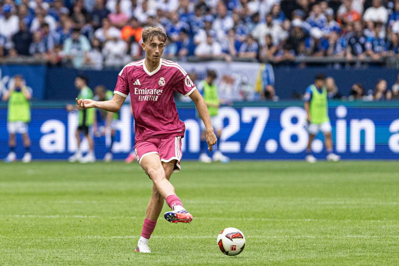 El caso de Dean Huijsen para ser titular en el Real Madrid gana fuerza