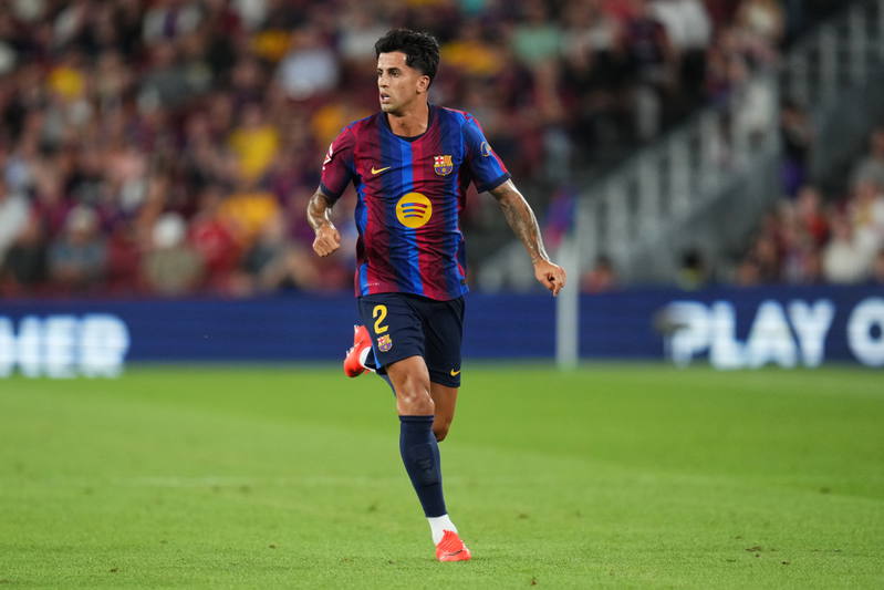 João Cancelo dice que su regreso al Barcelona mereció la pena aunque tuviera que recortar su salario
