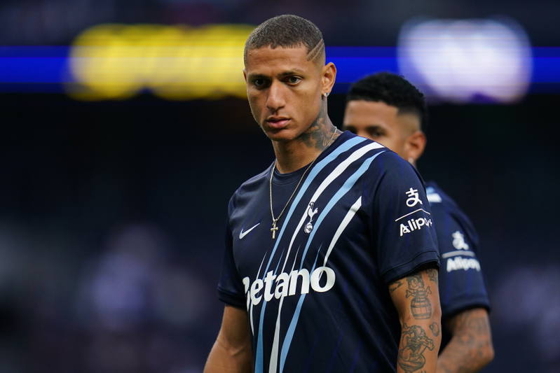 Iliman Ndiaye y Richarlison, un intercambio que aún necesita un último paso