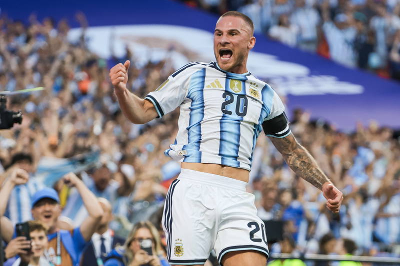 Mac Allister brilla en la Copa del Mundo y abre un debate incómodo en el Liverpool