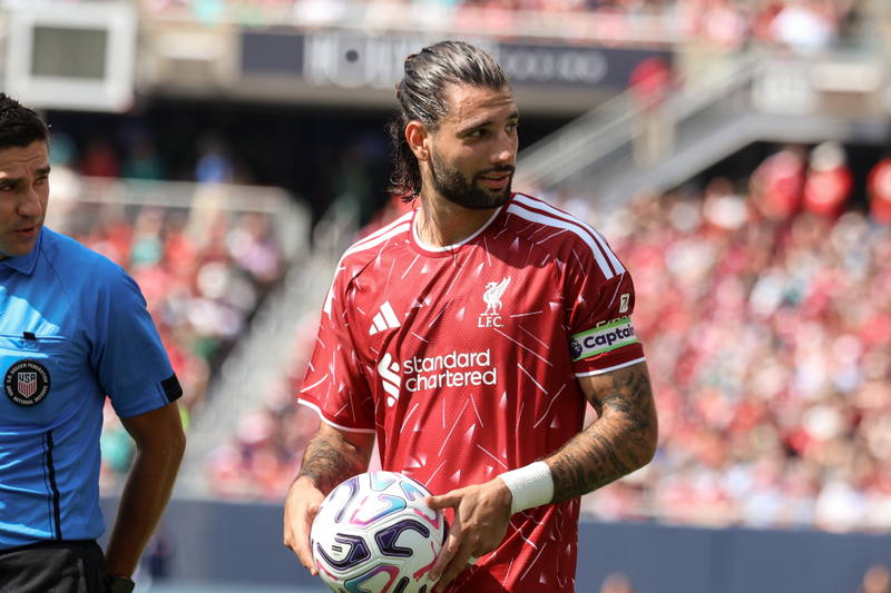 El Liverpool, con Szoboszlai y Morrison sobresalientes