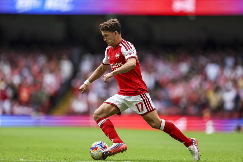 Christos Tzolis, seis asistencias que ponen la pretemporada del Arsenal en primer plano