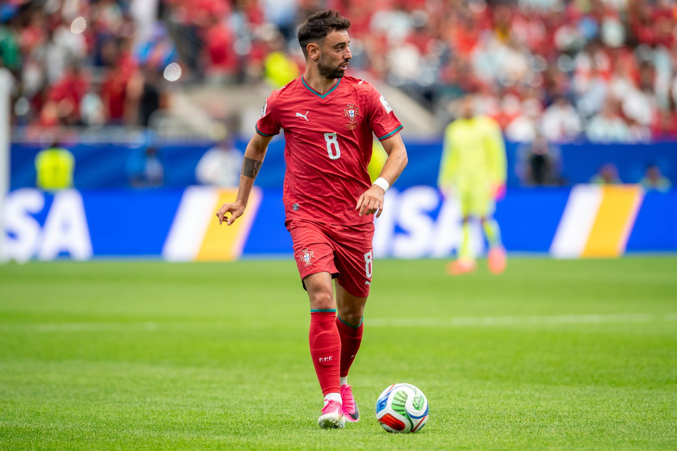 Bruno Fernandes controls the ball for Portugal against Congo DR in the 2026 World Cup