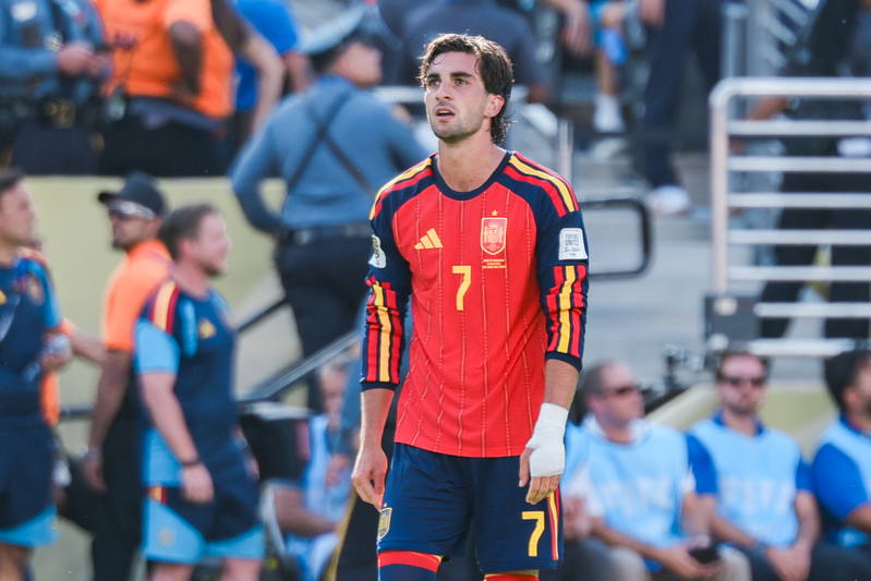 Ferran Torres transfer news: Barcelona wait on PSG and Tottenham interest